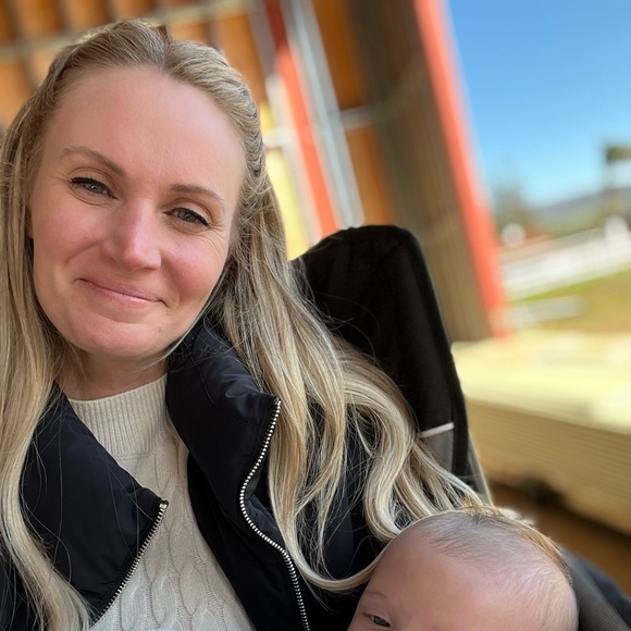 Meet Your Posher, Christie - Picture 1 of 1